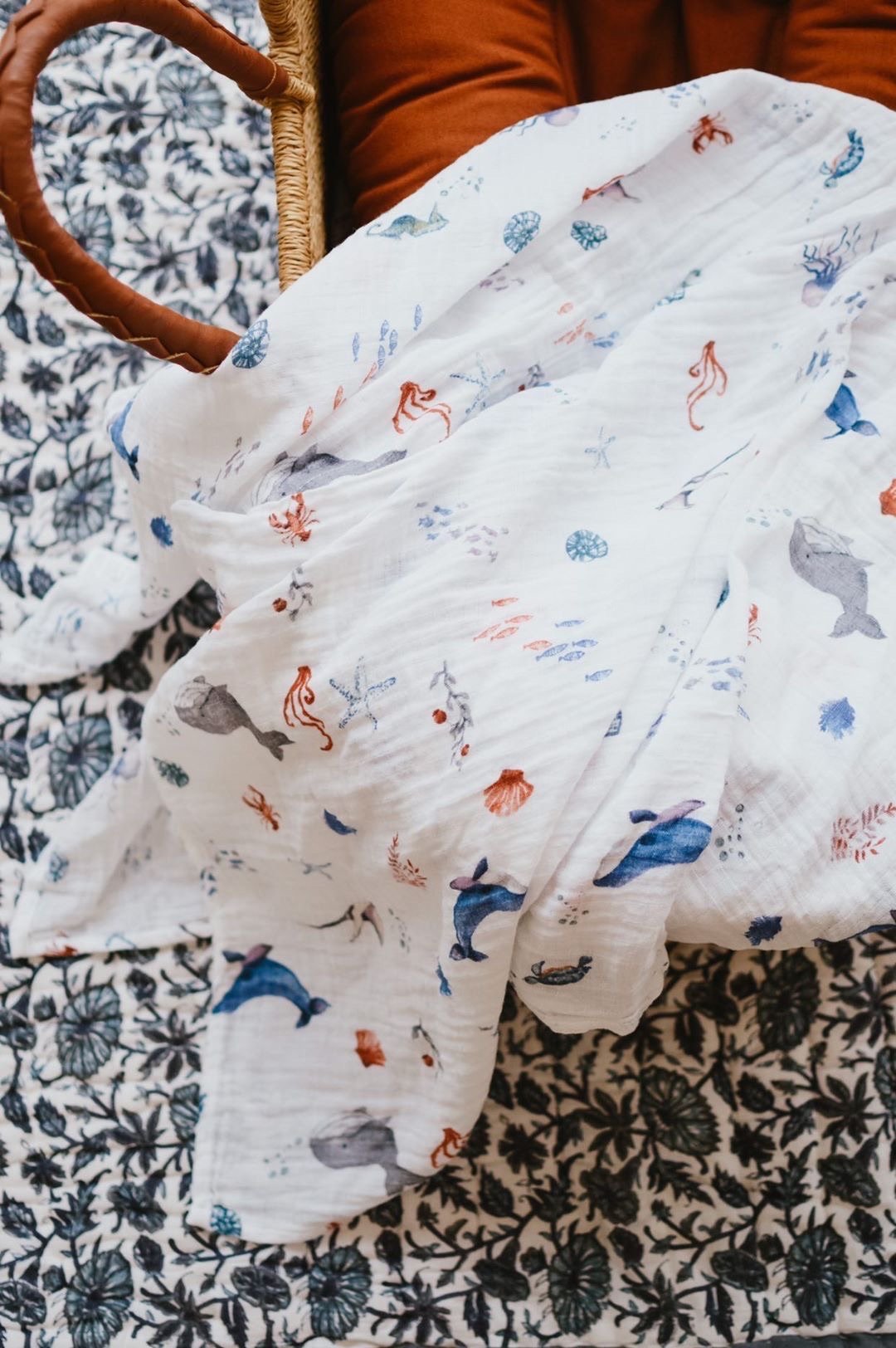 ORGANIC SWADDLE - UNDER THE SEA