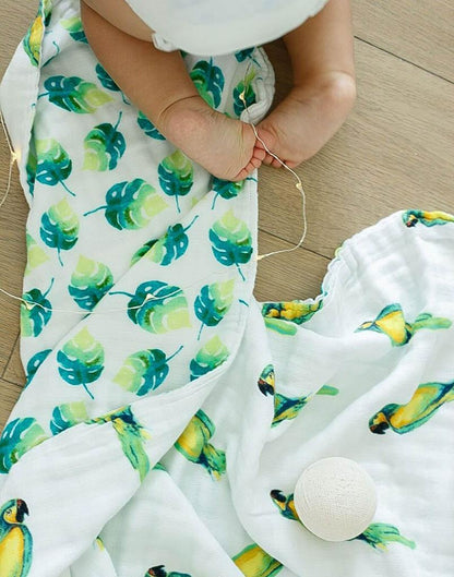 ORGANIC SNUG BLANKET - PARROTS